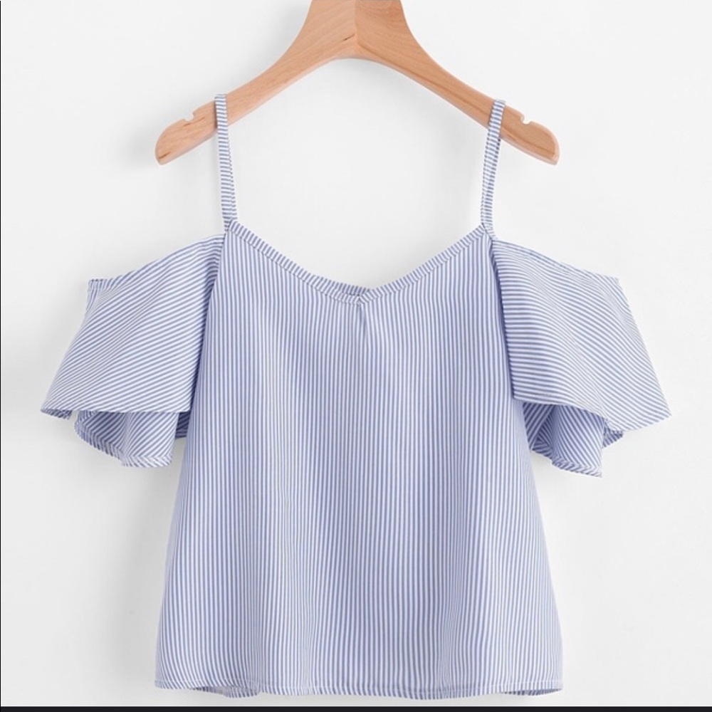 Shoulder cut out top